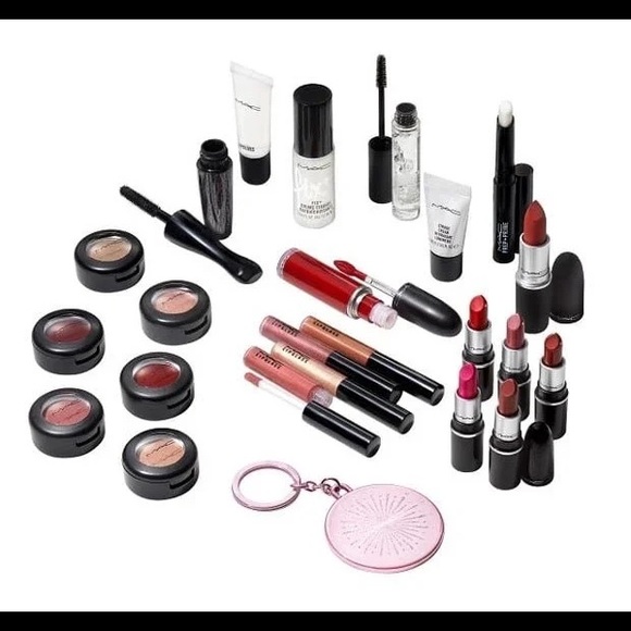 COPY - Mac advent calendar makeup set - Picture 2 of 7